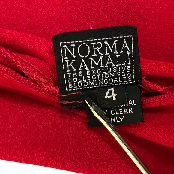 Vintage Norma Kamali x Bloomingdales 1980s Red Crepe Keyhole Pleated Jumpsuit - Picture 5 of 9